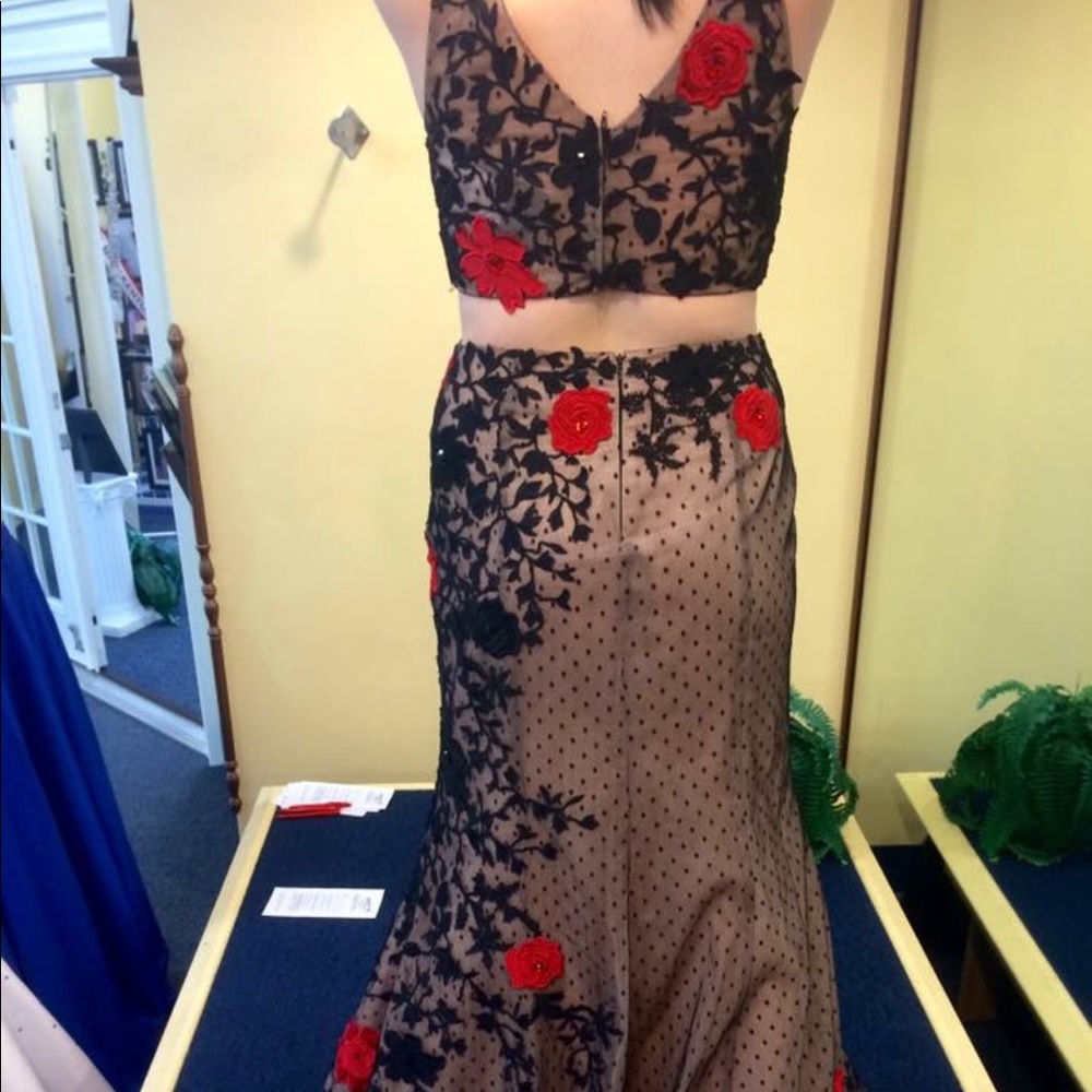 Prom Dress - Picture 2 of 3